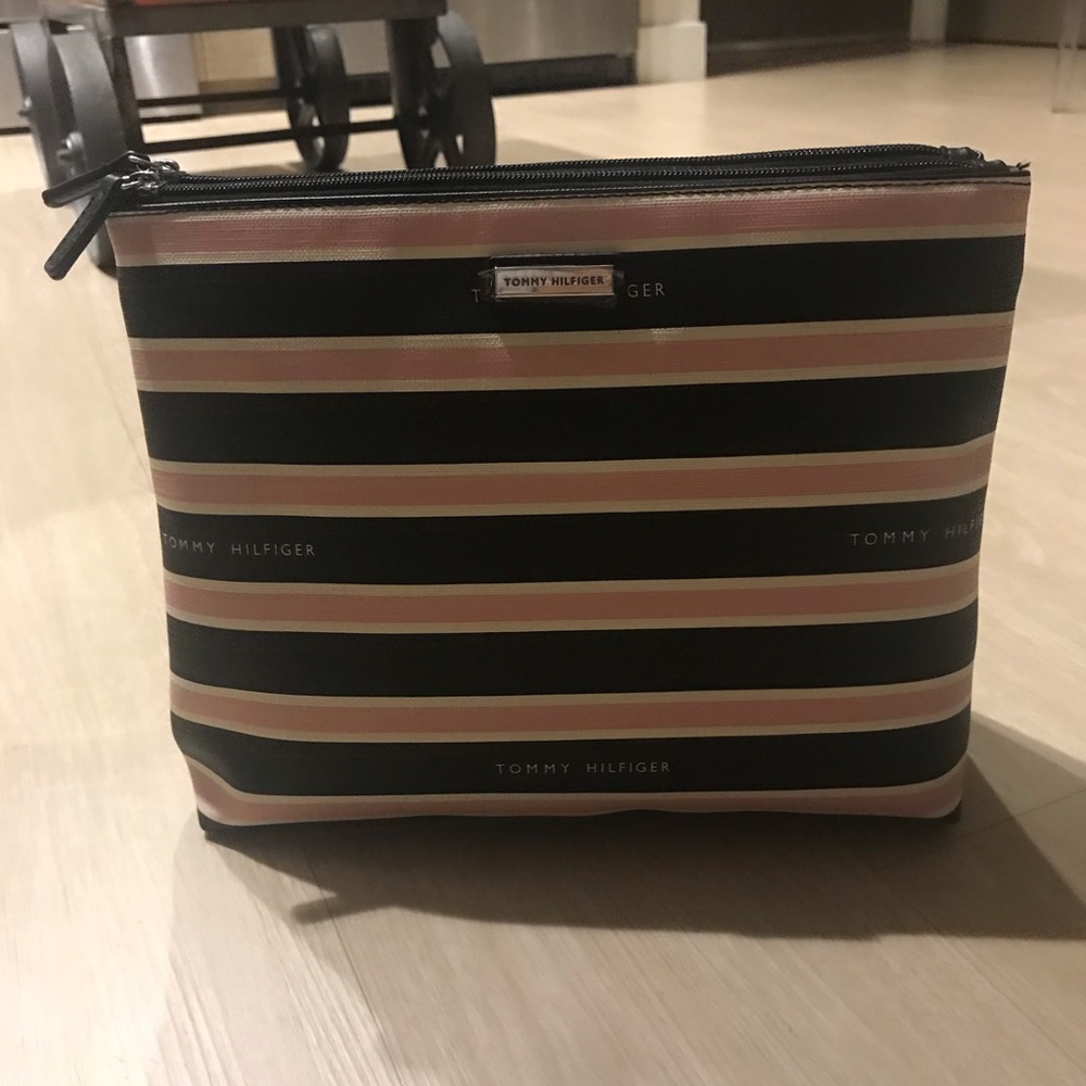 BNWT Tommy Hilfiger cosmetic bag